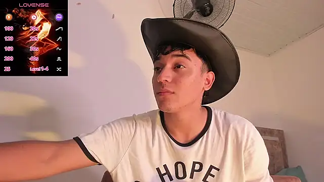 Snapshot of Austin_Cardieff_ chatting on 8, 10, 2025 Austin Cardieff  online show from 8, 10, 2025