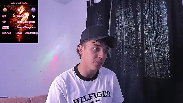 Snapshot of Austin_Cardieff_ chatting on 10, 10, 2025 Austin Cardieff  online show from 10, 10, 2025