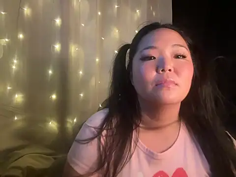 Snapshot of RealLifeWaifu chatting on 10, 9, 2025 RealLifeWaifu online show from 10, 9, 2025