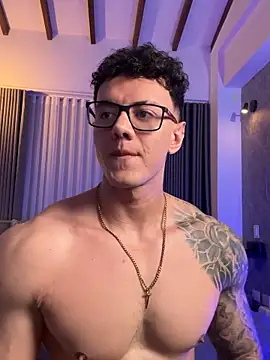 Snapshot of Thomas_Falcon chatting on 3, 10, 2025 Thomas Falcon online show from 3, 10, 2025