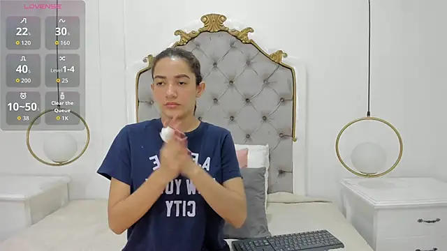 Skylerwhite02 online show from 9, 5, 2026
