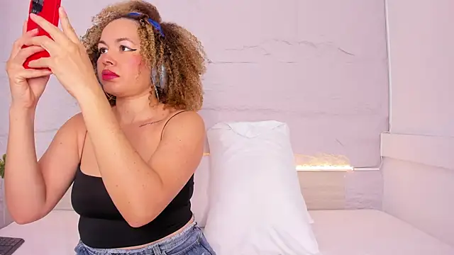 marianarey1  online show from 6, 10, 2025