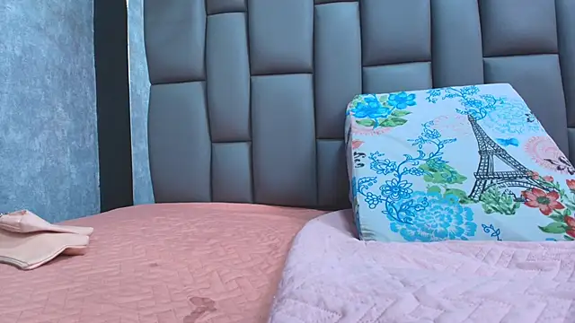 kissme luna online show from 18, 9, 2025