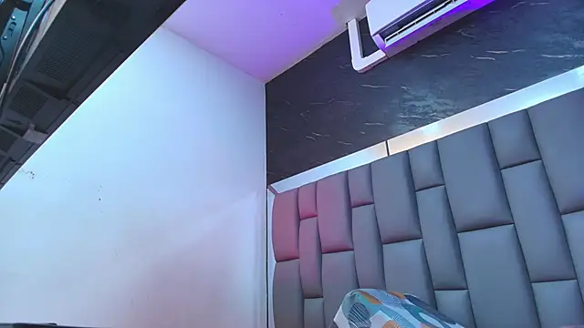 kissme luna online show from 3, 10, 2025