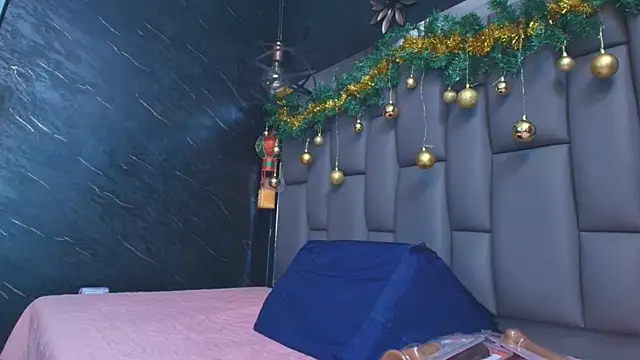 kissme luna online show from 20, 12, 2025