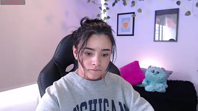 MarilynWhite  online show from 1, 10, 2025