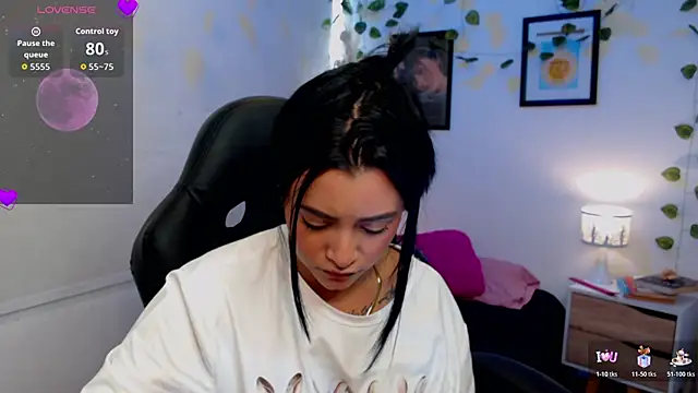 MarilynWhite  online show from 22, 12, 2025