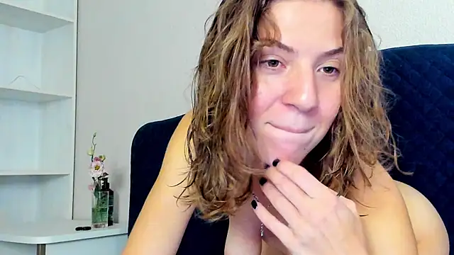 Snapshot of lost_moon chatting on 13, 9, 2025 lost moon online show from 13, 9, 2025