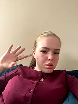 prettycocomae online show from 13, 9, 2025