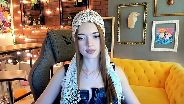 Snapshot of FlexyFox chatting on 17, 9, 2025 FlexyFox online show from 17, 9, 2025