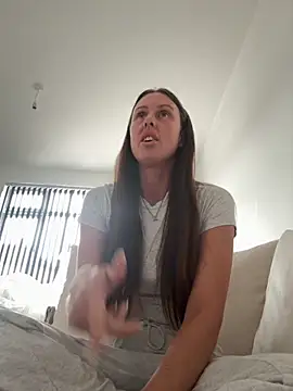 Snapshot of LouiseLexi chatting on 15, 9, 2025 LouiseLexi online show from 15, 9, 2025