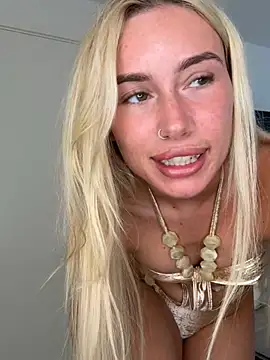 SexySaraxxoo online show from 3, 6, 2026