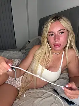 SexySaraxxoo online show from 16, 6, 2026