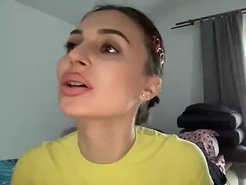 Snapshot of lannaah_ chatting on 4, 10, 2025 lannaah online show from 4, 10, 2025