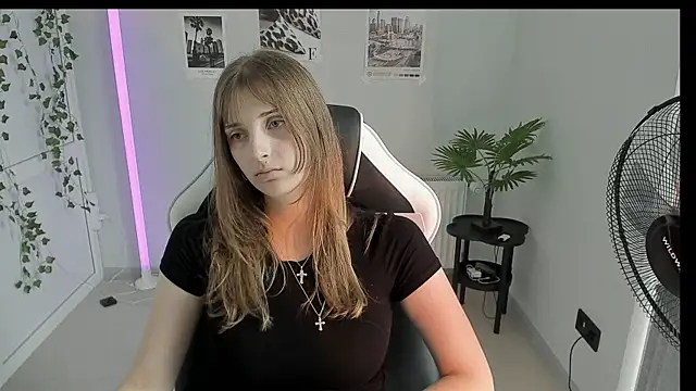 Snapshot of NeyliDream chatting on 3, 7, 2026 NeyliDream online show from 3, 7, 2026