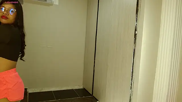 sienna valexx online show from 8, 10, 2025