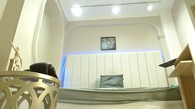 Snapshot of kendra_lux1 chatting on 5, 1, 2026 kendra lux1 online show from 5, 1, 2026