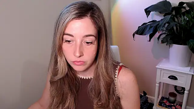 Snapshot of SuggestiveBehavior chatting on 18, 9, 2025 SuggestiveBehavior online show from 18, 9, 2025