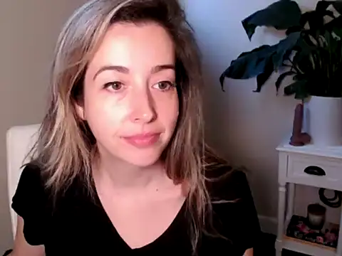 Snapshot of SuggestiveBehavior chatting on 26, 9, 2025 SuggestiveBehavior online show from 26, 9, 2025