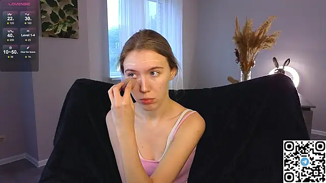 Snapshot of Succubelle chatting on 5, 10, 2025 Succubelle online show from 5, 10, 2025