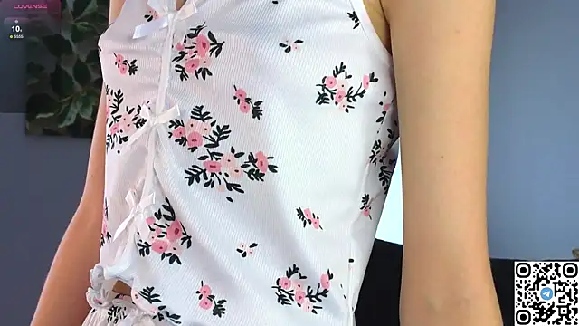 Snapshot of Succubelle chatting on 19, 10, 2025 Succubelle online show from 19, 10, 2025