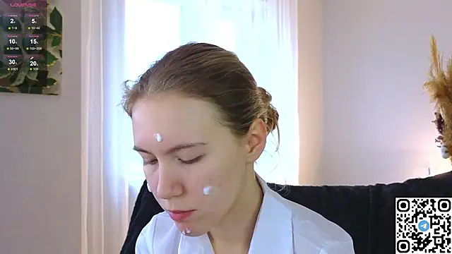 Snapshot of Succubelle chatting on 21, 10, 2025 Succubelle online show from 21, 10, 2025