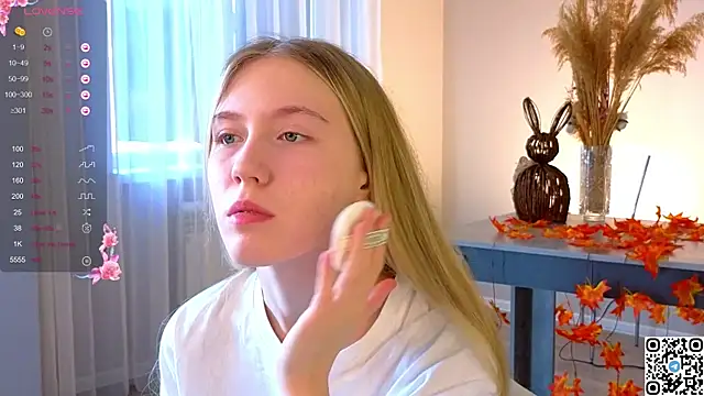 Snapshot of Succubelle chatting on 8, 11, 2025 Succubelle online show from 8, 11, 2025