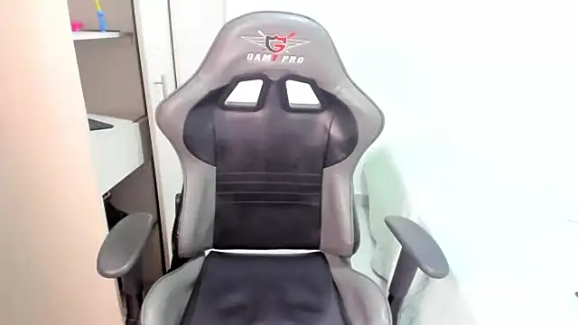 jhony dickm online show from 8, 10, 2025