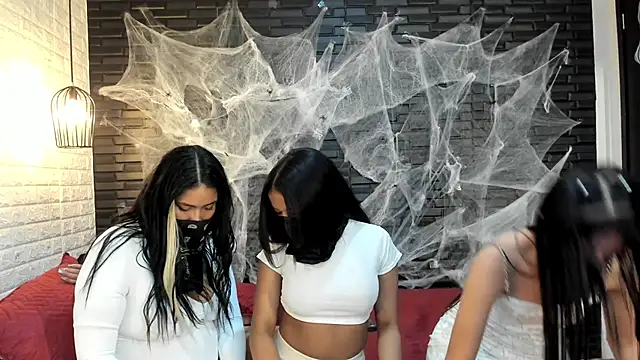 Snapshot of ElJardinEspanol chatting on 11, 10, 2025 ElJardinEspanol online show from 11, 10, 2025