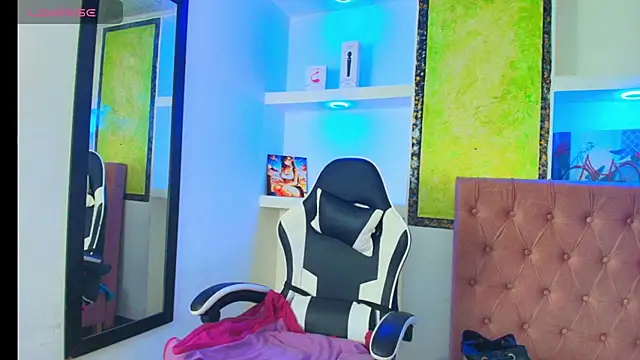 susan mooree online show from 18, 10, 2025