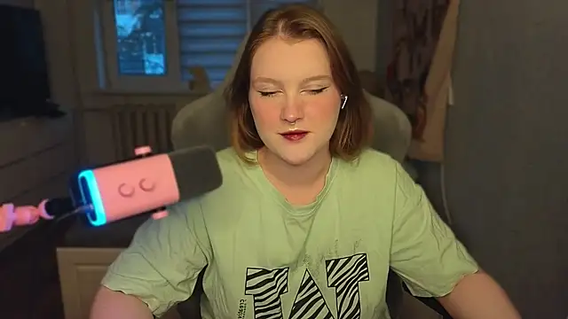 Snapshot of OliviaBlade chatting on 2, 10, 2025 OliviaBlade online show from 2, 10, 2025