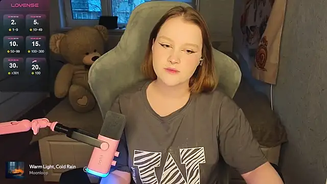 Snapshot of OliviaBlade chatting on 5, 10, 2025 OliviaBlade online show from 5, 10, 2025