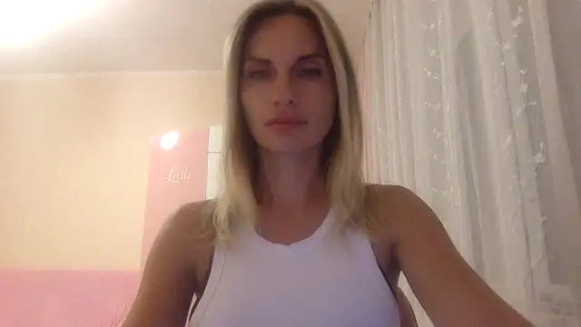 Snapshot of KarelliaStar chatting on 15, 9, 2025 KarelliaStar online show from 15, 9, 2025