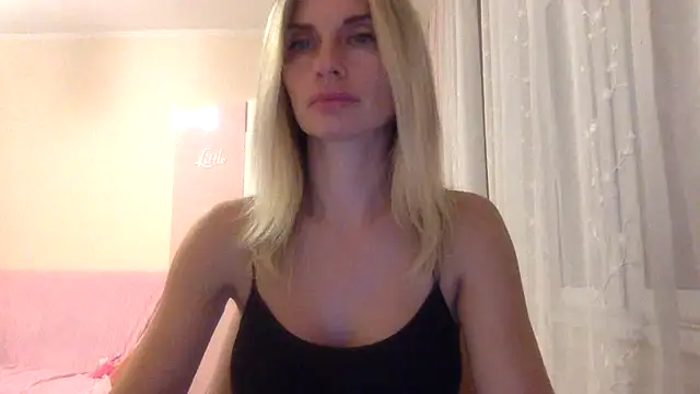 Snapshot of KarelliaStar chatting on 28, 9, 2025 KarelliaStar online show from 28, 9, 2025