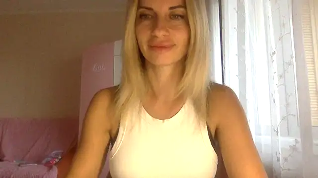 Snapshot of KarelliaStar chatting on 1, 10, 2025 KarelliaStar online show from 1, 10, 2025