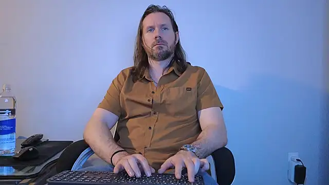 AlbinoAdonis online show from 29, 4, 2026