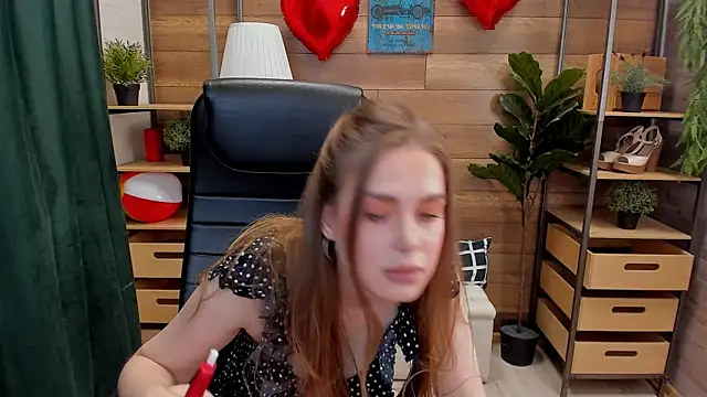 Marlyn love  online show from 11, 9, 2025
