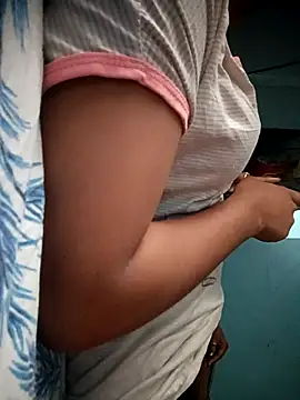 Snapshot of treasure_black chatting on 17, 10, 2025 treasure black online show from 17, 10, 2025