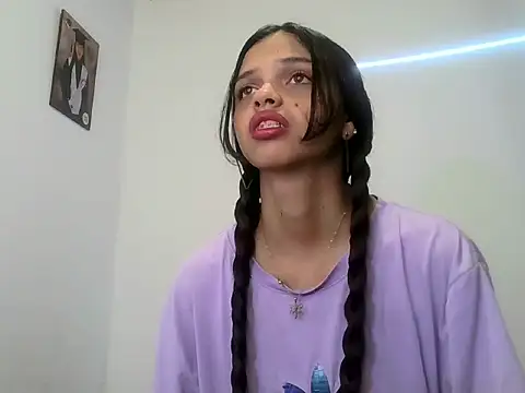 Snapshot of lucy_babyy chatting on 13, 10, 2025 lucy babyy online show from 13, 10, 2025