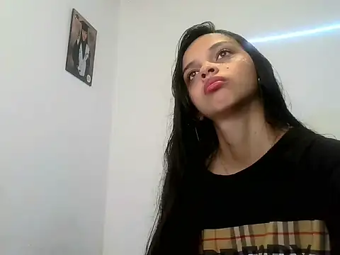 Snapshot of lucy_babyy chatting on 16, 10, 2025 lucy babyy online show from 16, 10, 2025