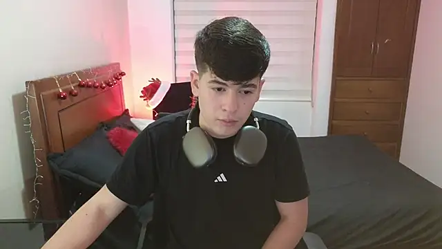 tightncuteass online show from 19, 11, 2025