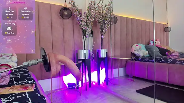 Snapshot of IvannaaVega chatting on 12, 10, 2025 IvannaaVega online show from 12, 10, 2025