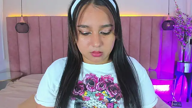 Snapshot of IvannaaVega chatting on 17, 10, 2025 IvannaaVega online show from 17, 10, 2025