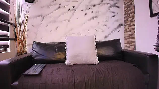 Axel Moon S online show from 3, 11, 2025