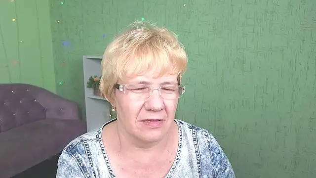 Snapshot of Lacey_Lavender chatting on 24, 9, 2025 Lacey Lavender online show from 24, 9, 2025