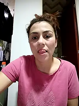 Snapshot of vanessa-titisM chatting on 2, 10, 2025 vanessa-titisM online show from 2, 10, 2025