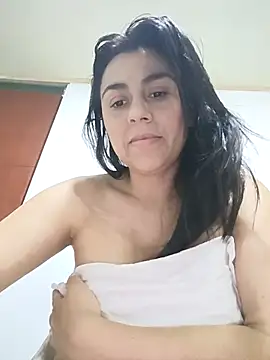 Snapshot of vanessa-titisM chatting on 13, 11, 2025 vanessa-titisM online show from 13, 11, 2025