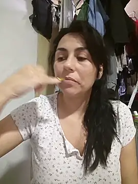 Snapshot of vanessa-titisM chatting on 15, 11, 2025 vanessa-titisM online show from 15, 11, 2025