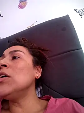 Snapshot of vanessa-titisM chatting on 6, 5, 2026 vanessa-titisM online show from 6, 5, 2026