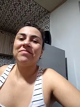 Snapshot of vanessa-titisM chatting on 8, 5, 2026 vanessa-titisM online show from 8, 5, 2026